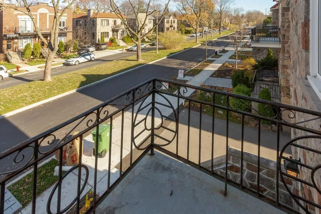 Free Parking, Beautiful 4 1/2- 2 Bedroom Apartment-1