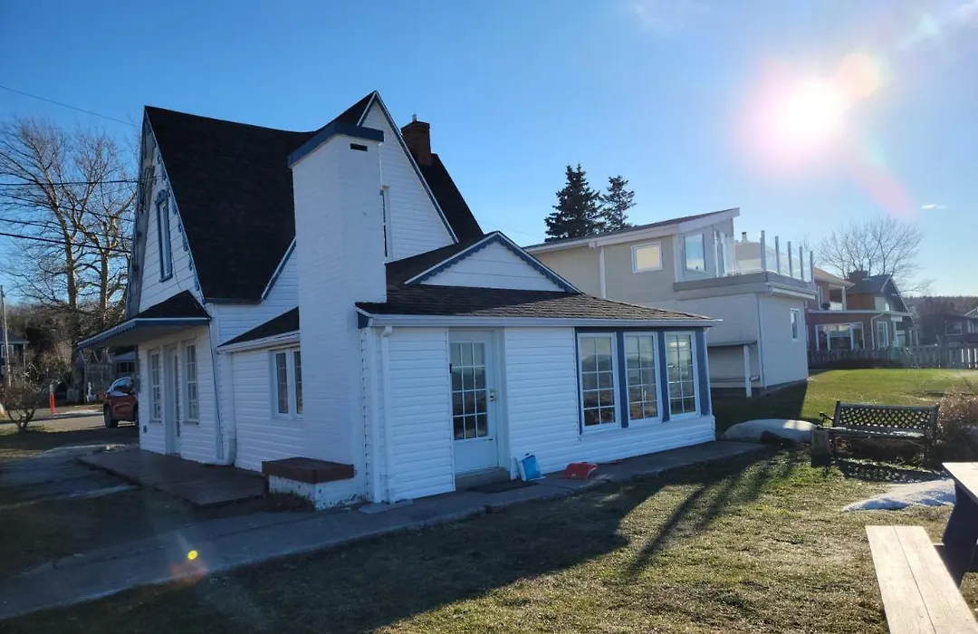 Chalet Les Flots Bleus Vue Sur Le Saint-Laurent-1