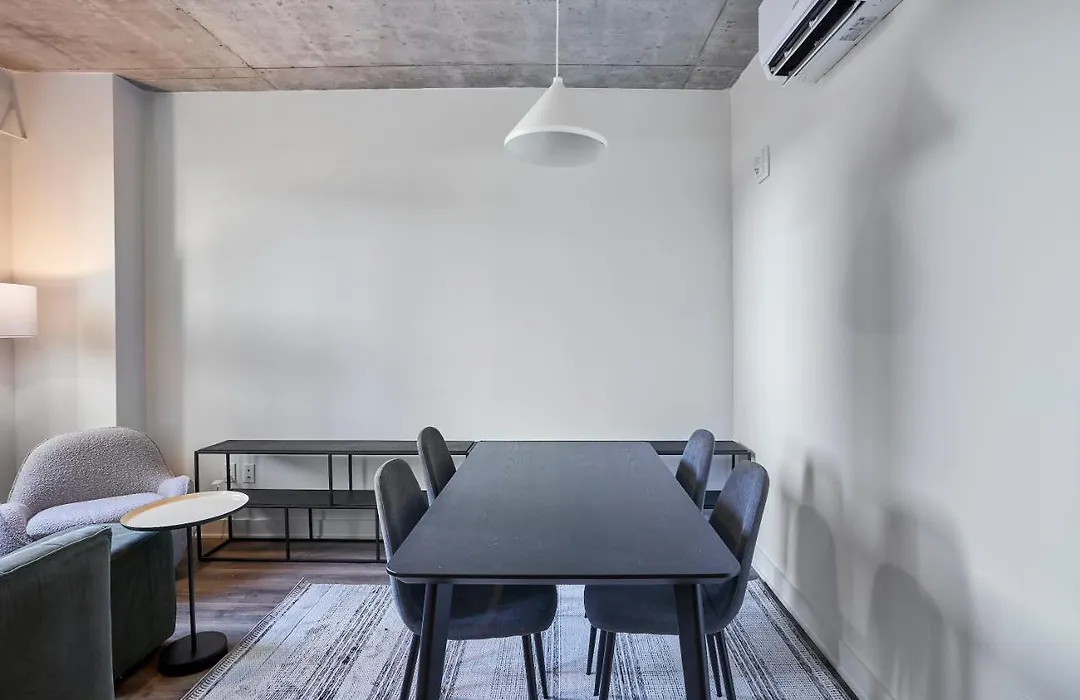 Corporate / Business Accommodation In Montreal Heart-1