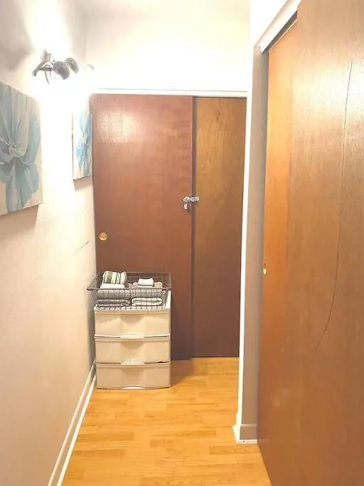 Entire Loft - Elevator - Balcony - Free P - 10M Downtown-1