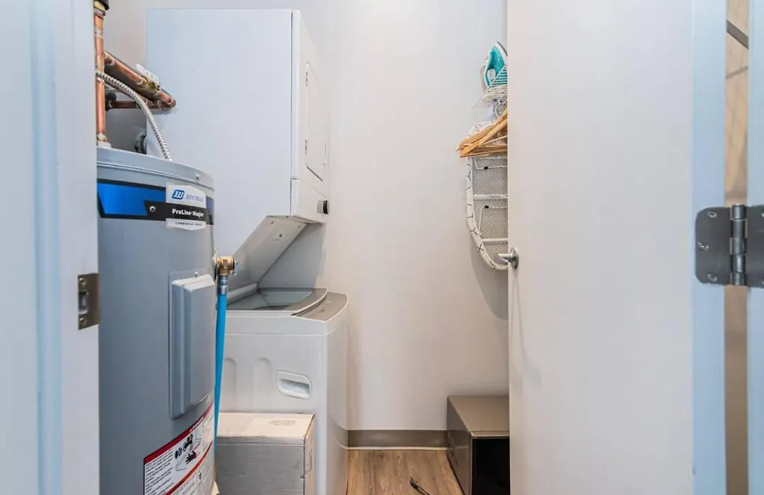 Amazing New Apartment Close To Mount Royal Le Plateau By Denstays-1