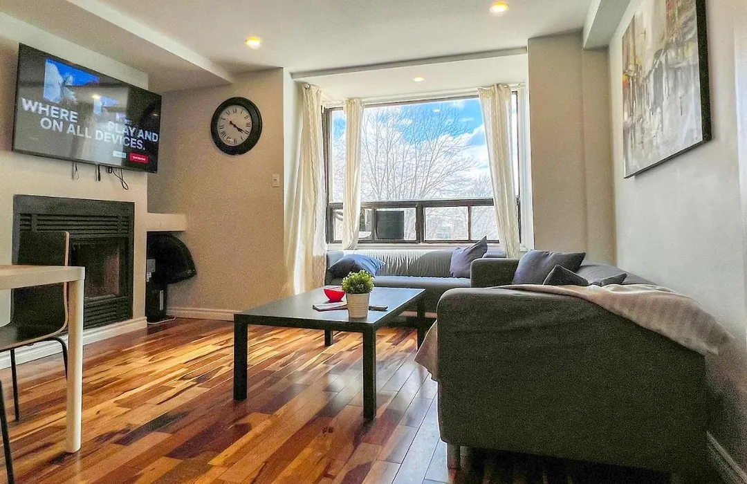 Hip 3 Bed Townhome With Garage Dt Mtl-1