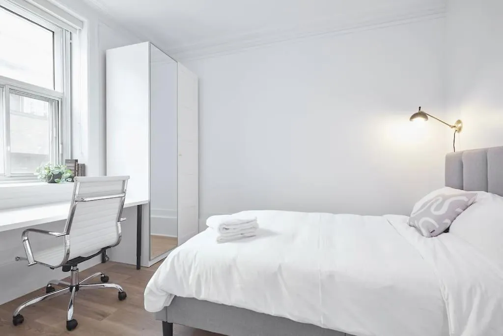 Charming 3Br Apt In The Heart Of Downtown Montreal-1