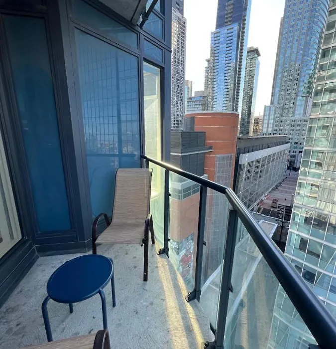 Beautiful One Bedroom Downtown Condo With Pool And Free Parking-1
