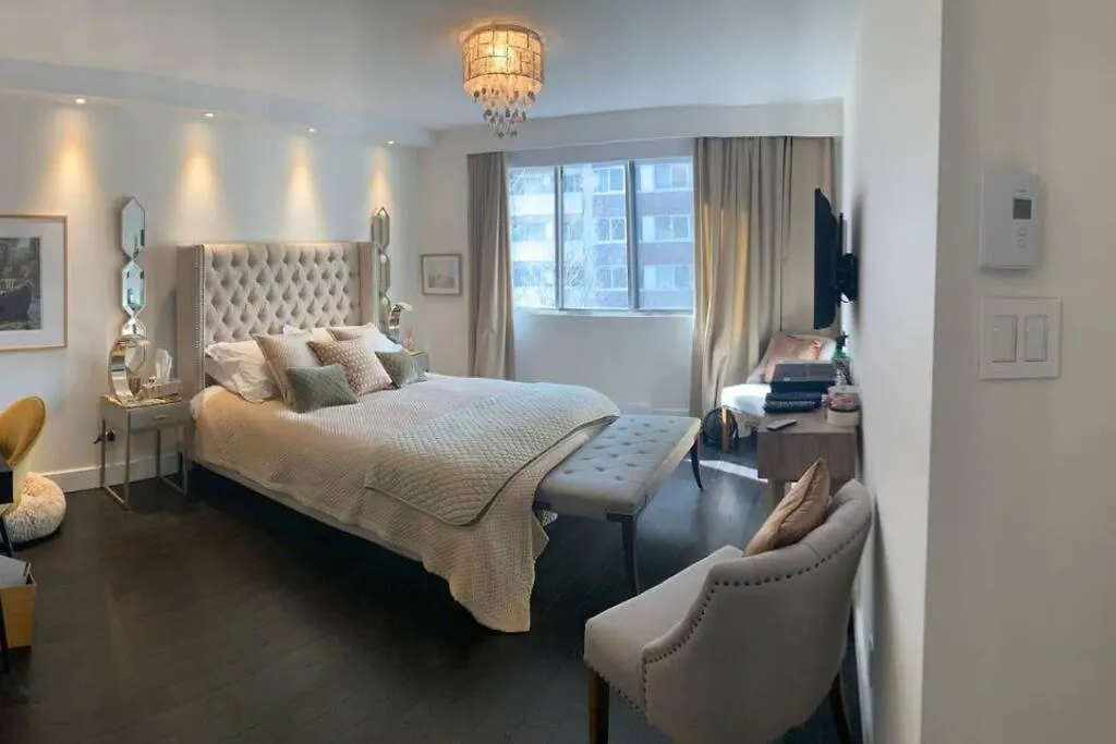 Golden Mile Glam Pad-1