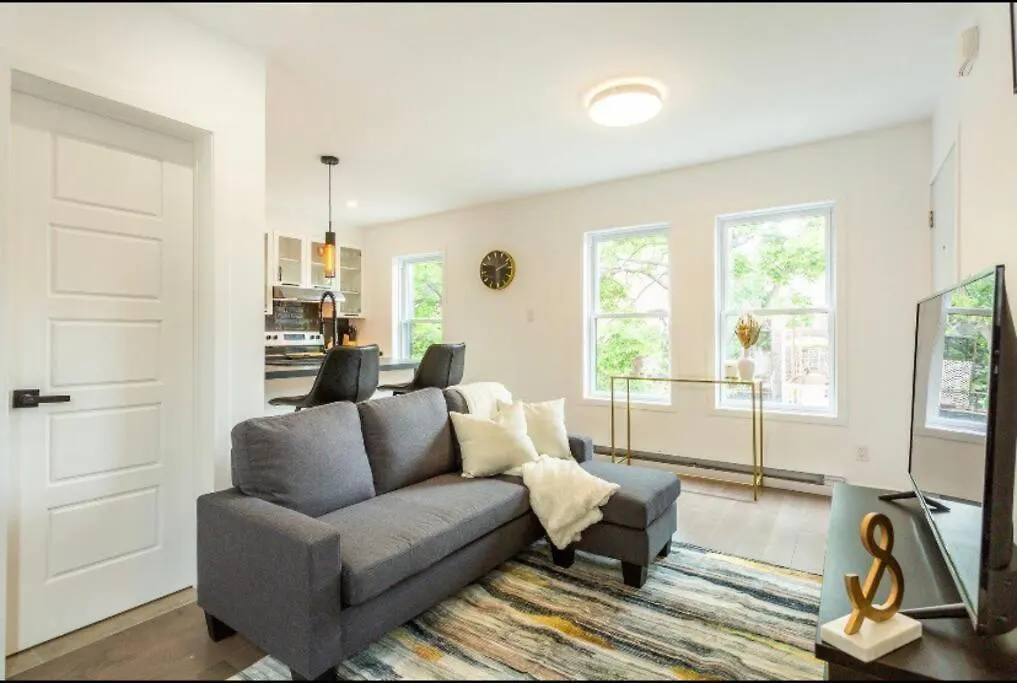 Superbe Condo 2Bdr Avec Terrasse-1