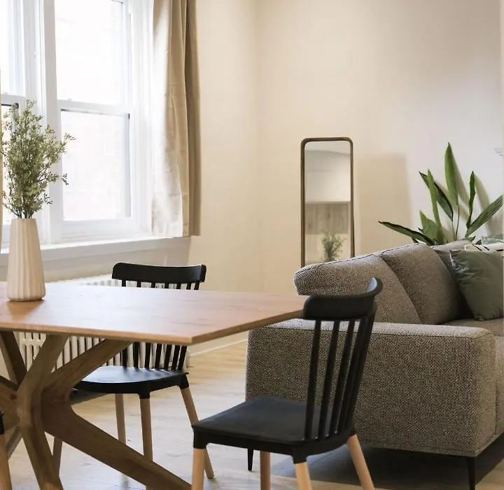 Beau Grand Appartement 2 Chambres-9-1
