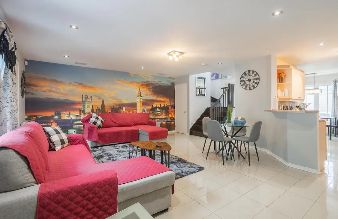 Amazing 4-Bedrooms Montreal-1