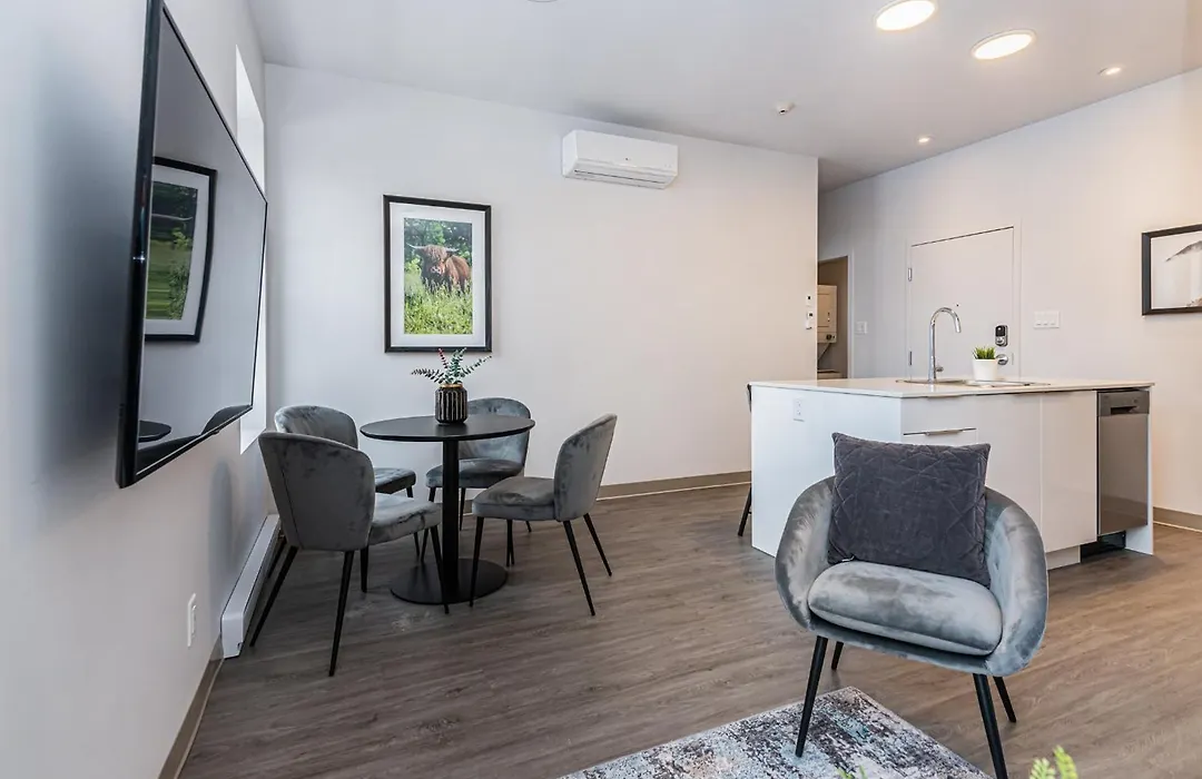 Stylish & Fun 1 Bedroom Apartment In Le Plateau By Den Stays-1