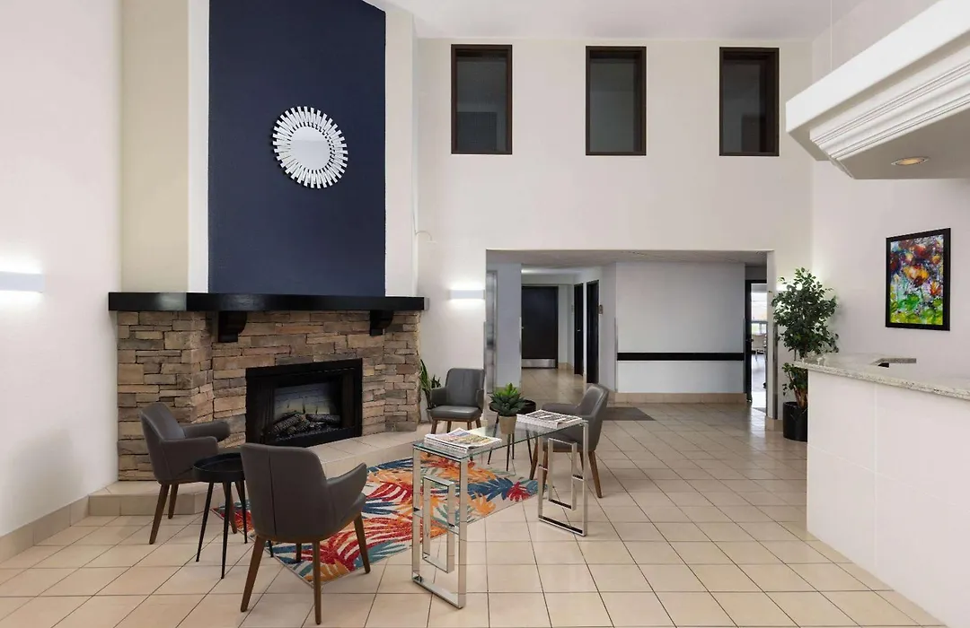 Super 8 By Wyndham St-Jerome-1