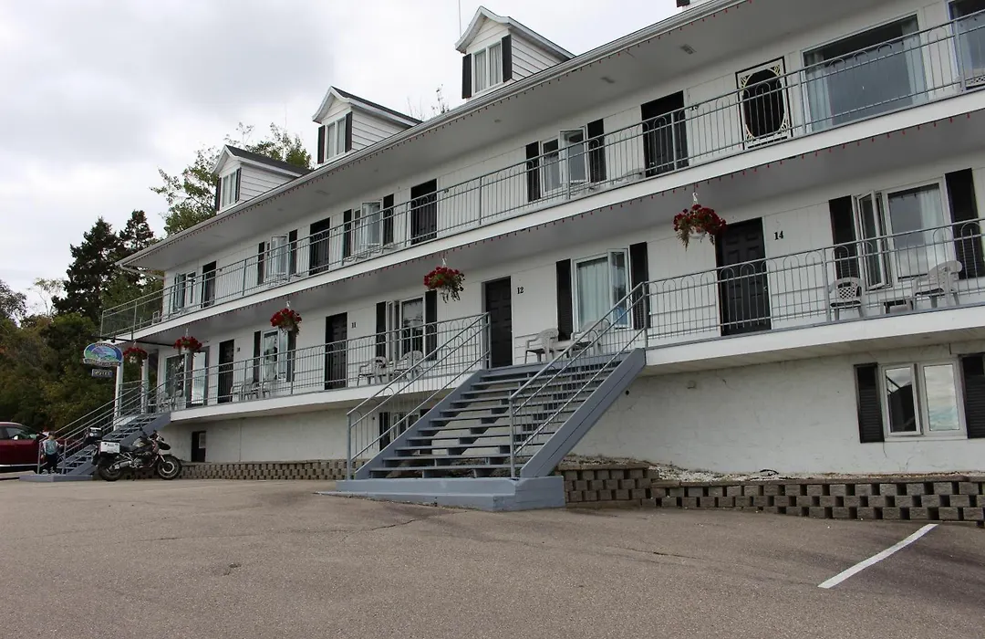 Auberge Sur Mer Charlevoix-1
