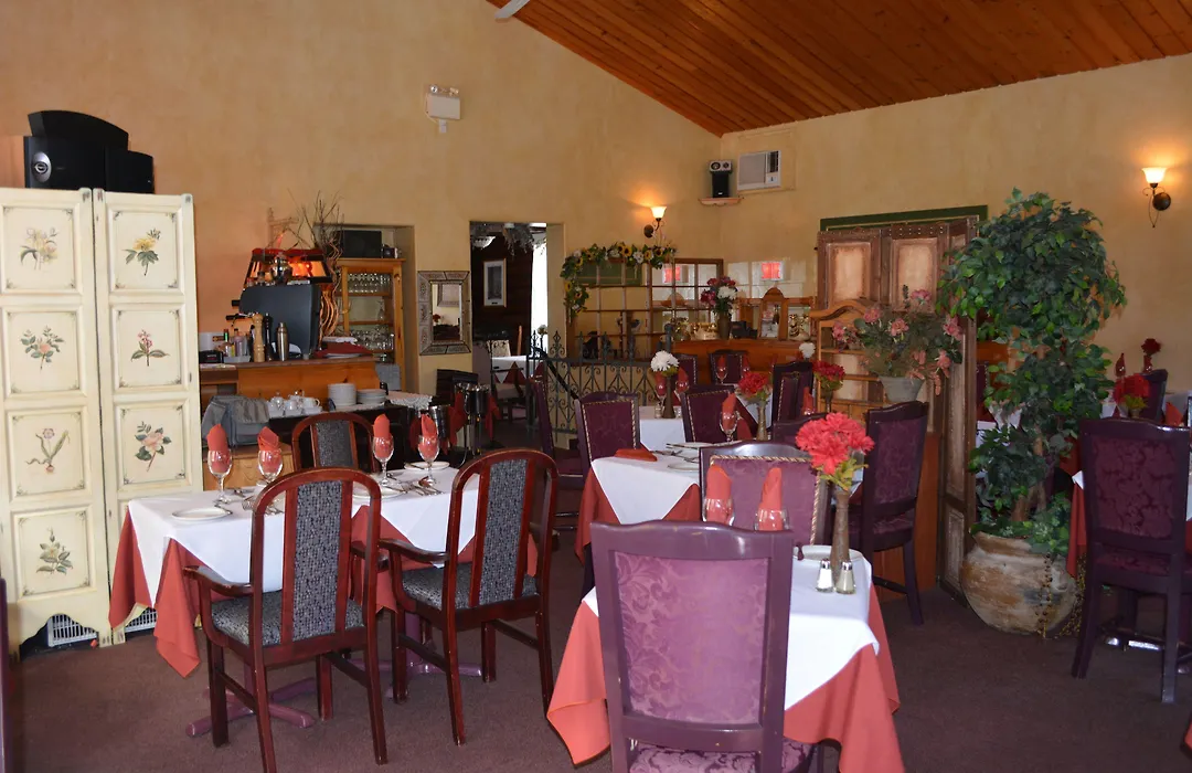 Auberge Alpine Inn-1