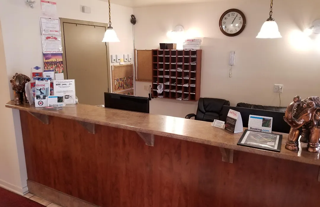 Econo Lodge-1