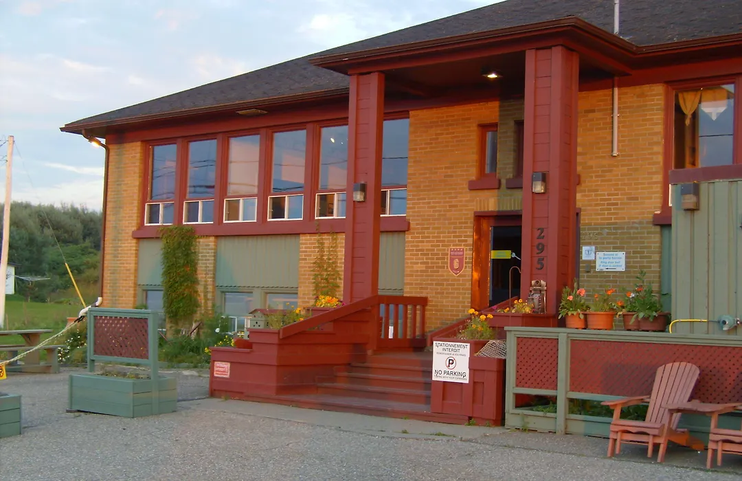 Auberge Internationale La Vieille Ecole-1