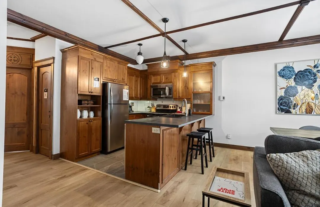Les Manoirs Wpool & Hot Tub Near Village 120-7-1