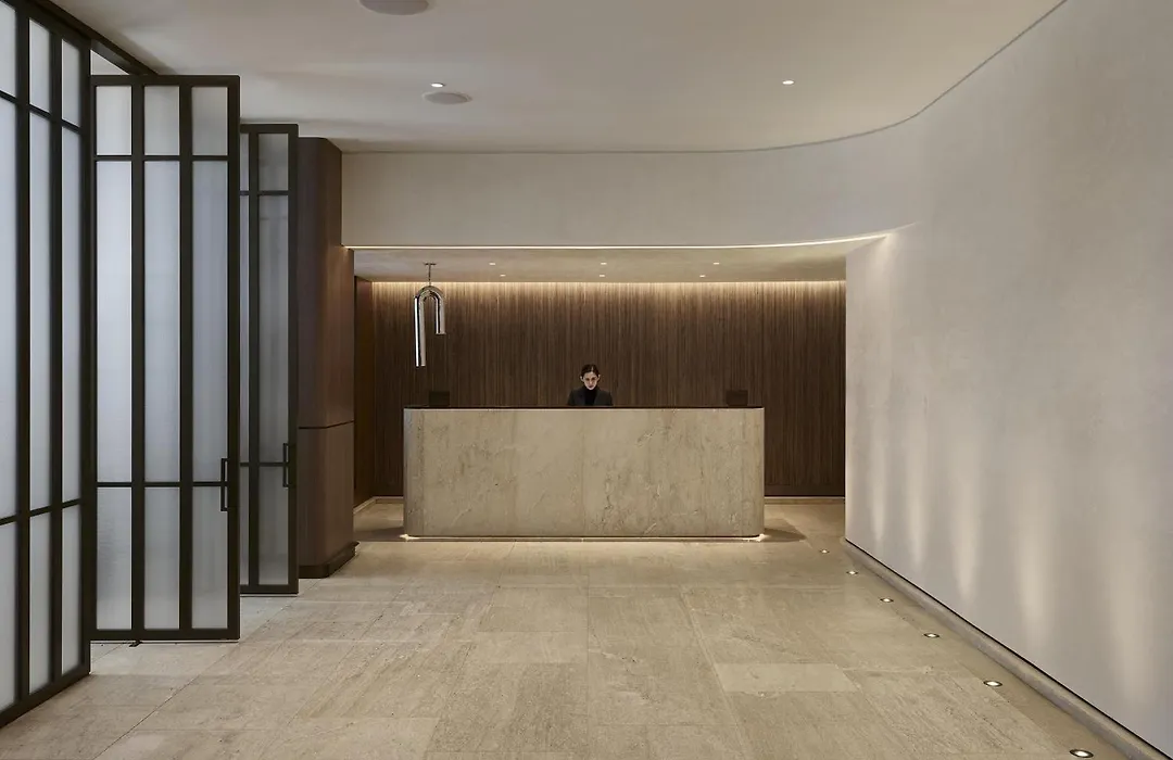Vogue Hotel Montreal Downtown, Curio Collection By Hilton-1