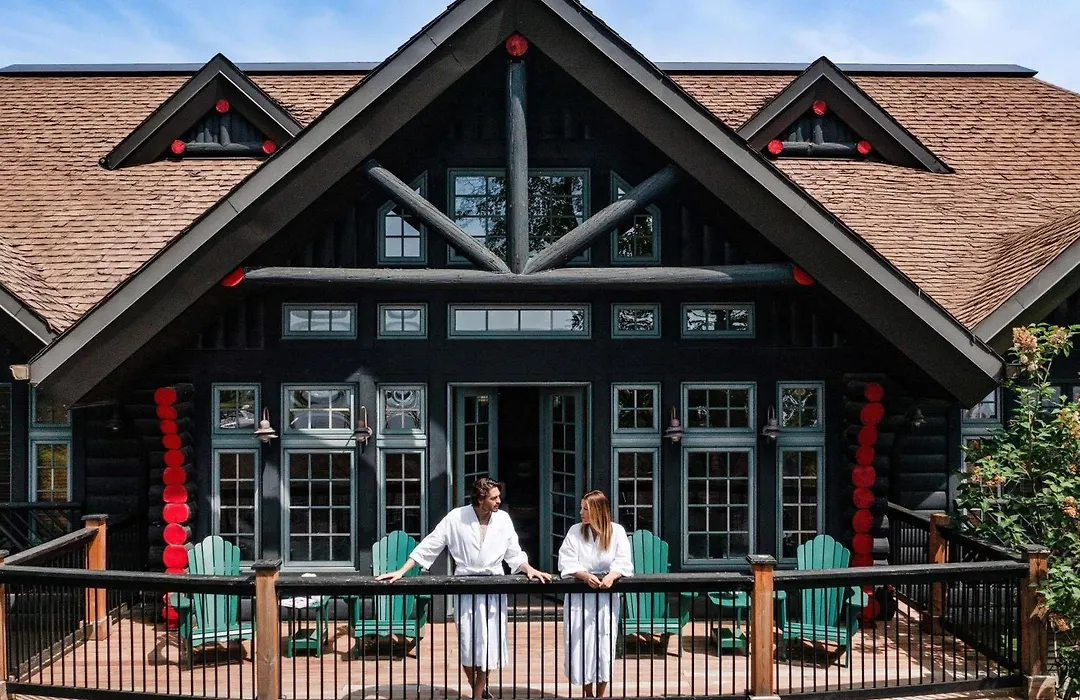 Fairmont Le Chateau Montebello-1