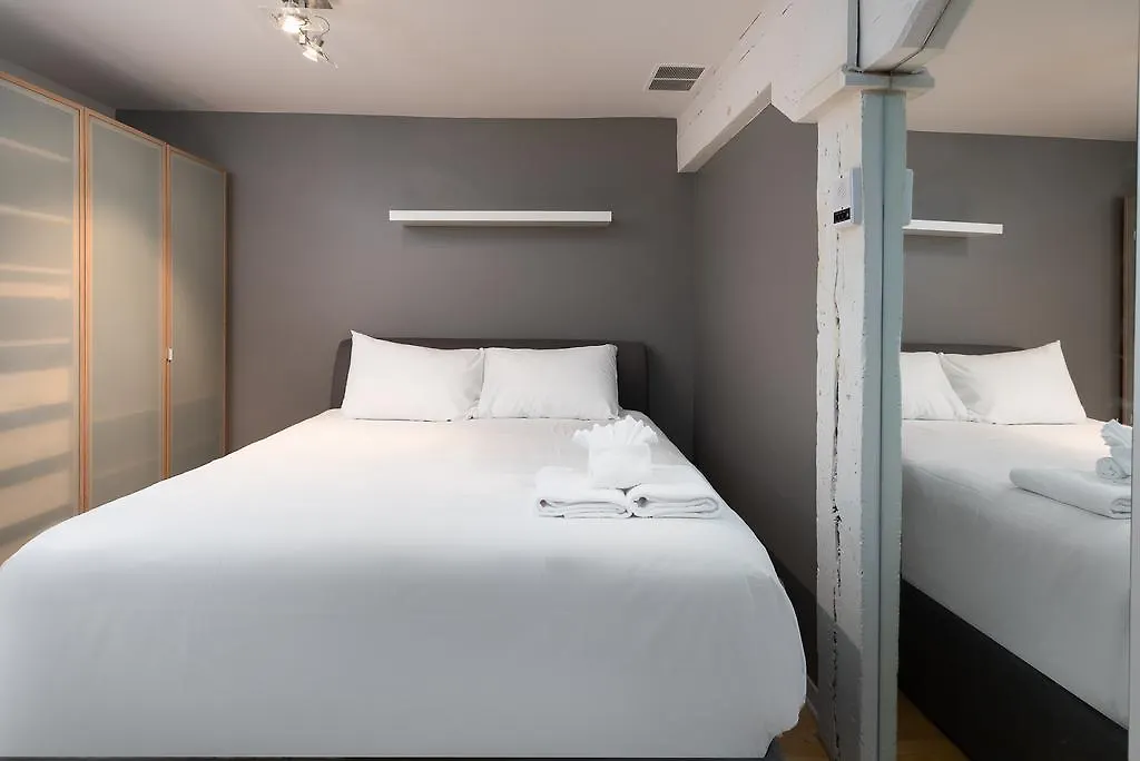 One-Bedroom On Rue Des Recollets Apt 303-1