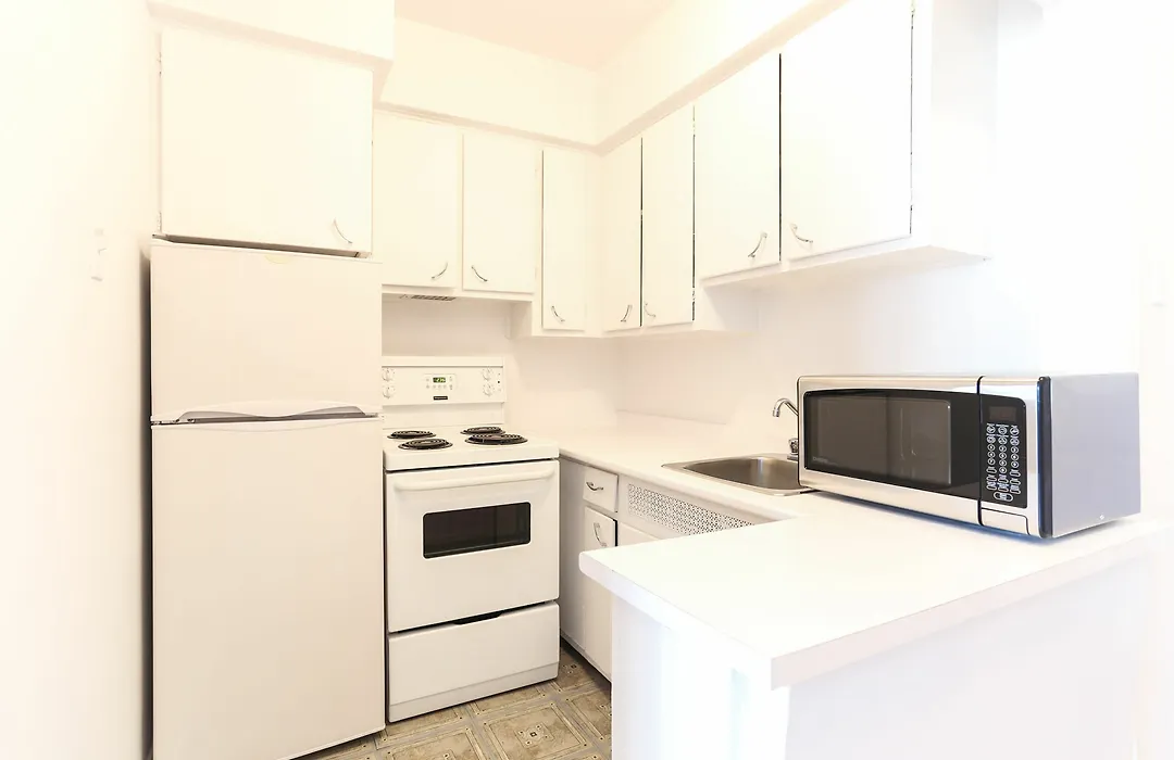 Sleek Studio In Downtown Mtl By Sonder-1