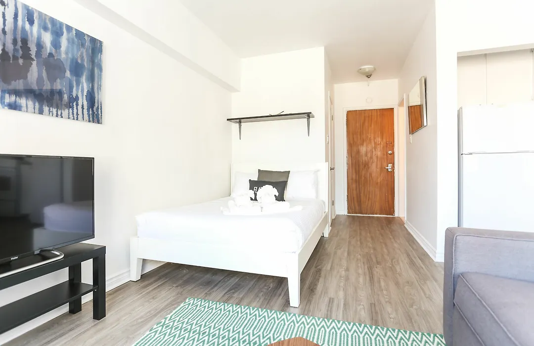 Modern Studio In Downtown Mtl By Sonder-1