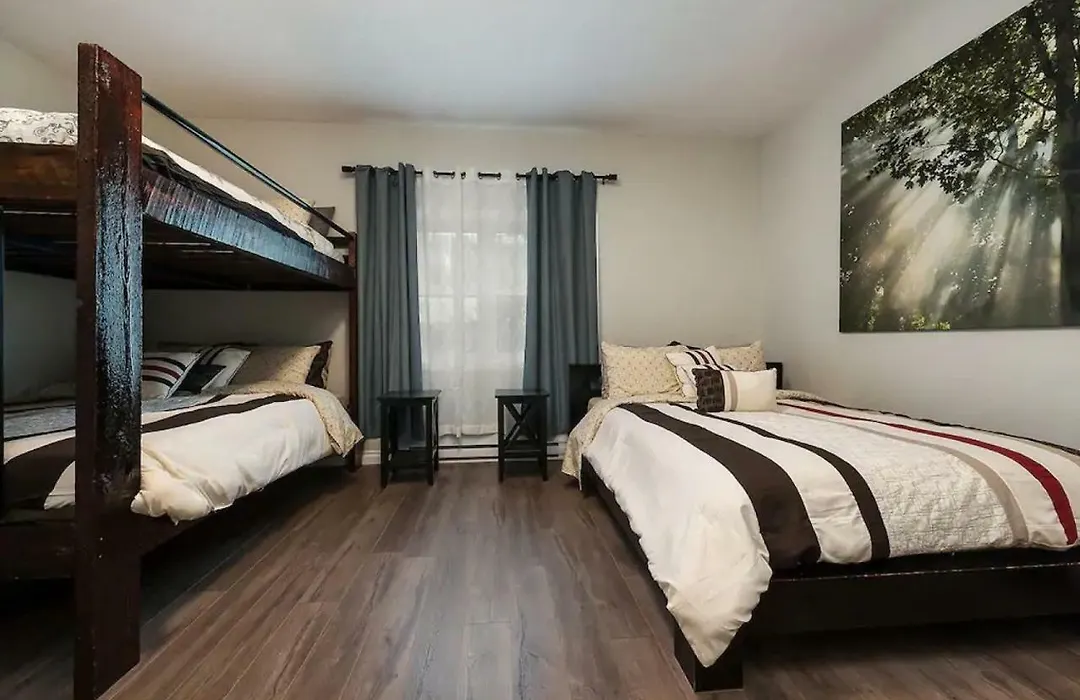 Spacious Townhouse With Rooftop Deck-1