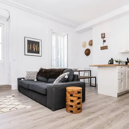 North House - Manoir Des Remparts- Renovated 3 Bedroom Oasis-3