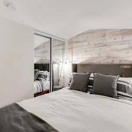 Charming Redesigned Condo-10 Minutes From Mountain-3