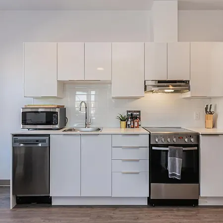 Huge New Flat Well Located Closed On St-Denis Street By Den Stays-3