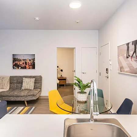 New Urban And Well Located 1 Bedroom Apartment By Den Stays-3