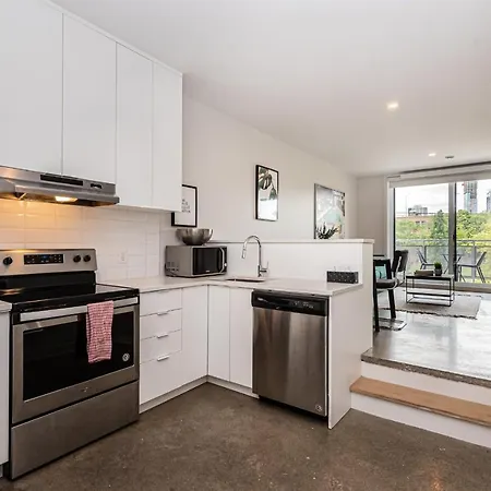 Elegant & Perfectly Located By Atwater Market By Den Stays-3