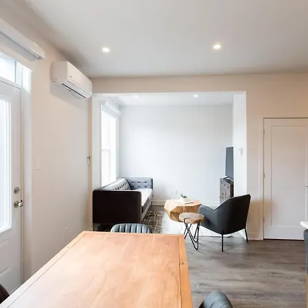 Light Filled 2 Bdr Unit In Mile End By Den Stays-3