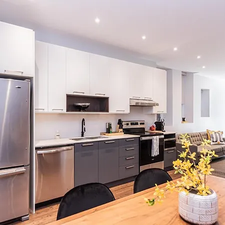 Vast And Perfectly Located 3 Bedroom Flat By Denstays-2