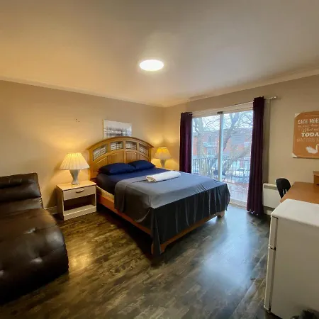 Montreal Home - Affordable Rooms With Smart Tv, Shared Kitchen-3