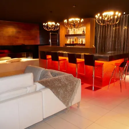Contemporary Style With Amazing View 3-4 Br-3