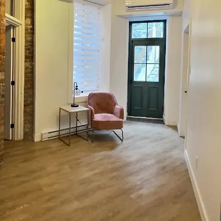 Appartement Prestigieux En Plein Centre-Ville!-2