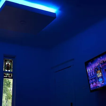 Blue Lounge ☆ Lafontaine Park ☆ Tv Cable-2