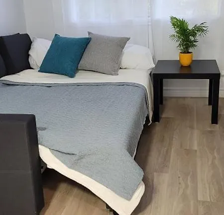 Sleep Quietly 20 Minutes From Downtown Montreal-3