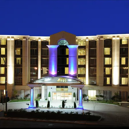 Holiday Inn & Suites Montreal Airport By Ihg-3