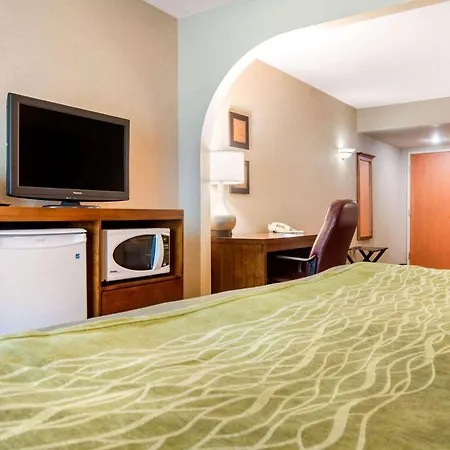 Comfort Inn & Suites Shawinigan-3