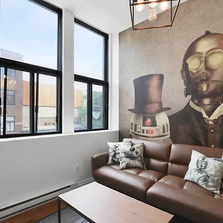 The Star Wars Suite + Free Parking-3