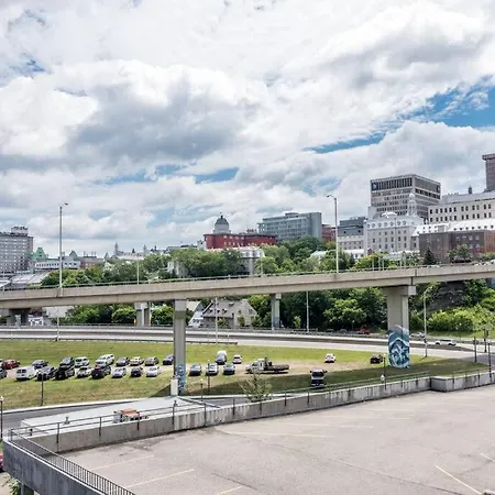 Initial / Yogi+ Parking / Centre-Ville De Quebec-3