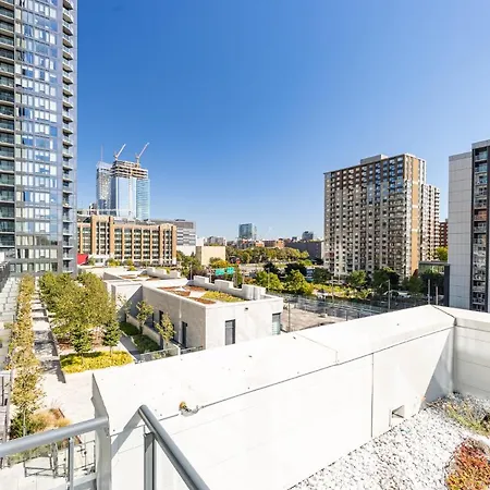 Luxury 2 Bedroom Condo In Downtown Montreal-3