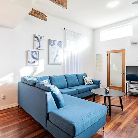 Le Plateau Apartment Near Mont-Royal Ave & Parks-3