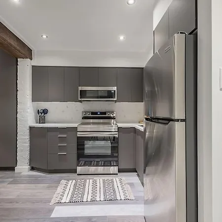 Stunning 1Bedr Apt In Downtown-3