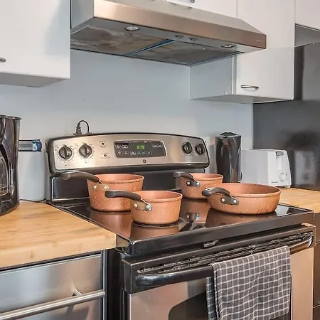Prime Location - Best Apartment In Downtown Mtl-3