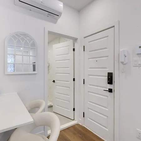 Le Mile End By M11 - Upscale Studio With Queen Bed-2