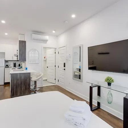 Le Mile End By M11 - Upscale Studio With Queen Bed-3
