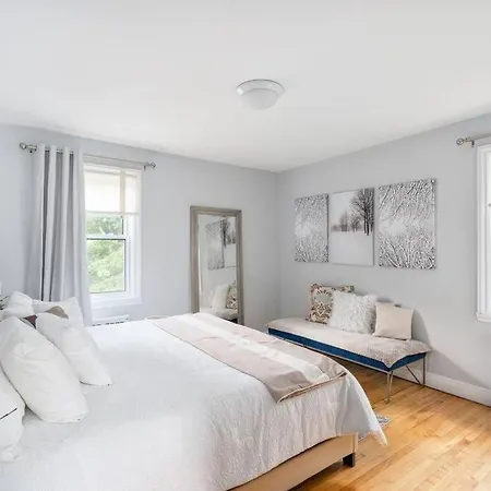 The Cartier Suite - Free Parking-3