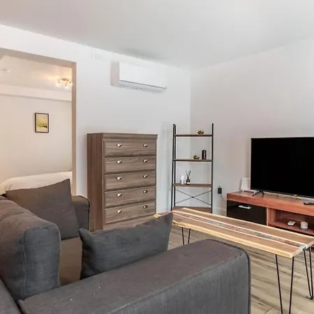 City Studio Apartment-2