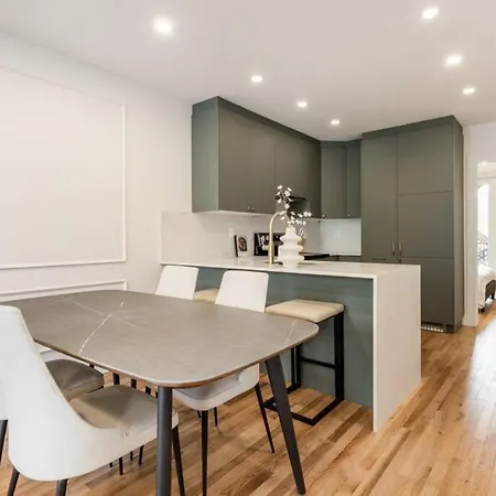 Chic And Warmfull 1 Bedroom Apartment In Le Plateau By Denstays-2